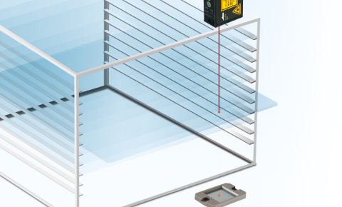Detecting protruding glass substrates